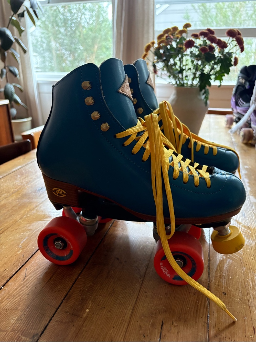 Riedell Crew Roller Skates Size 8 - Picture 5 of 10